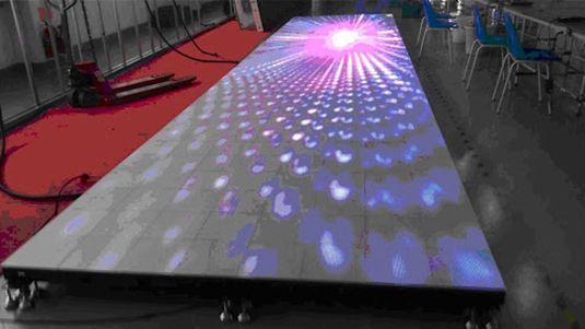 LED互动地砖屏在安装调试中展示的特点