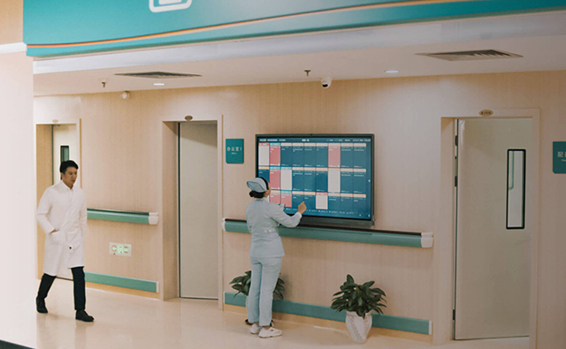 展示不同科室的排队情况是触摸查询一体机在医院中应用的基本操作